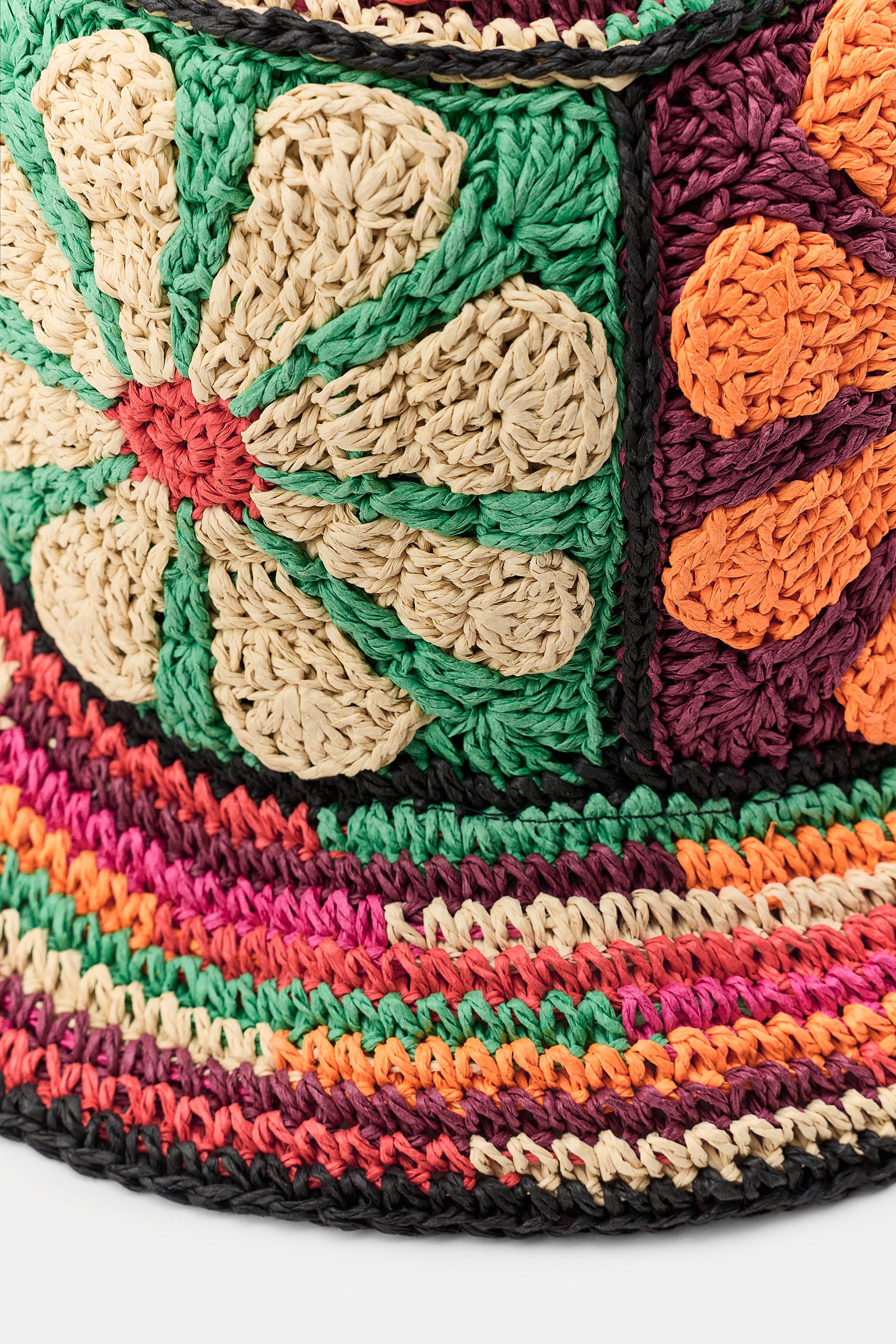 FLORAL PRINT BUCKET HAT